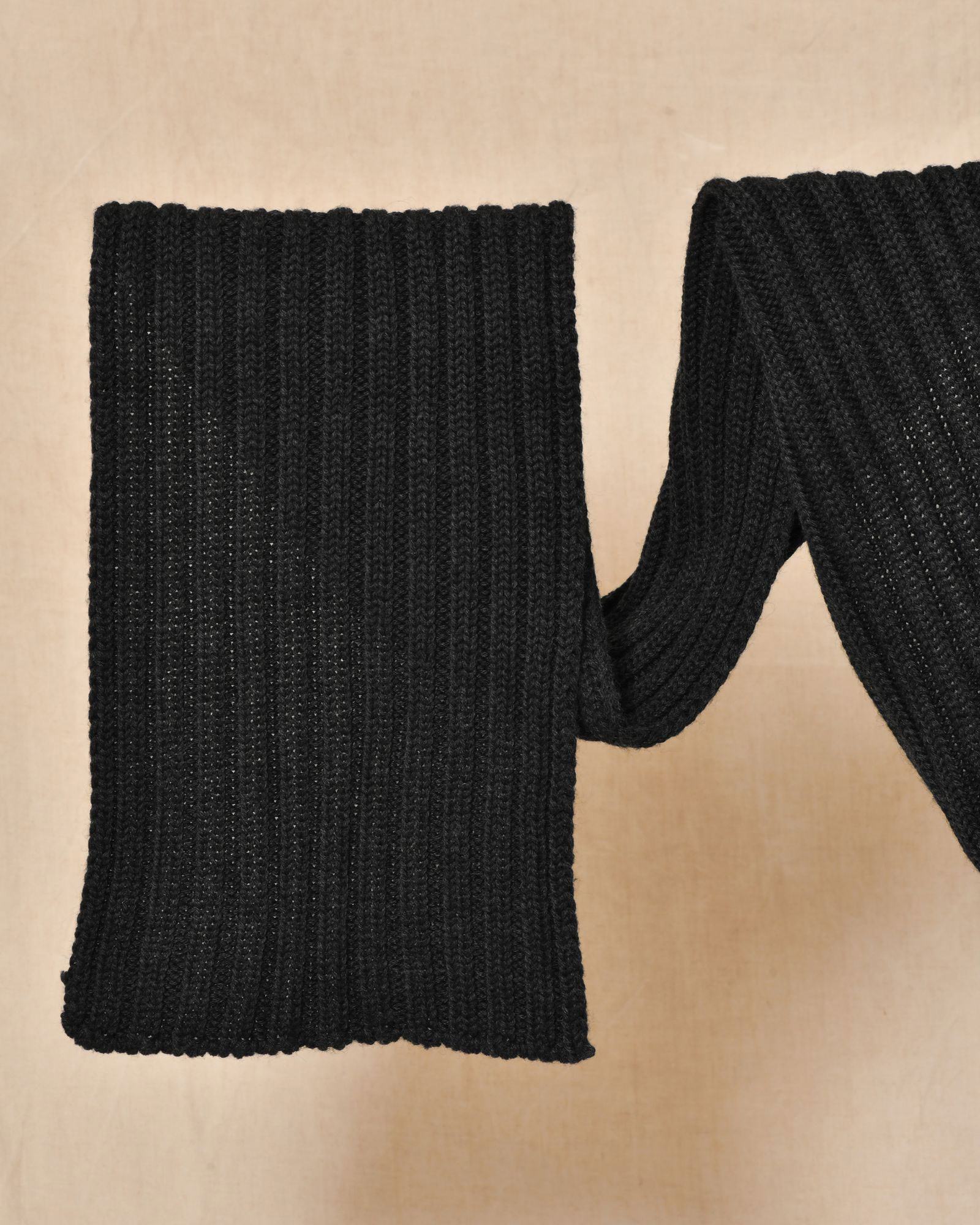 Echarpe en laine grise Ixos