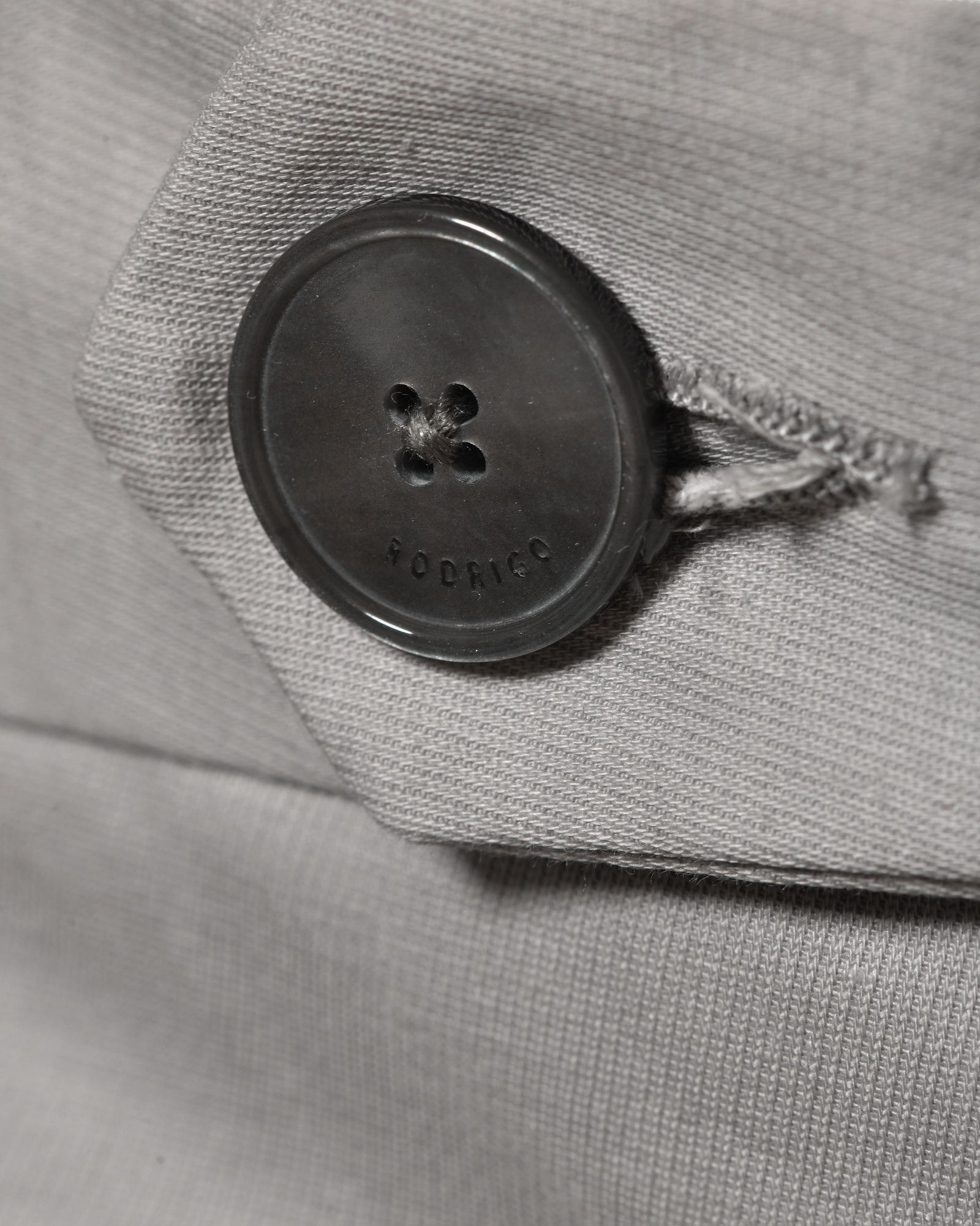 Pantalon gris clair avec pinces à l'avant Rodrigo