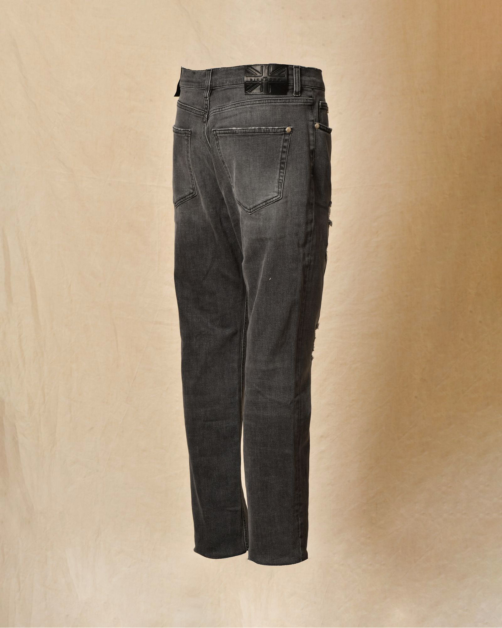 Jean gris délavé avec détails déchirés John Richmond