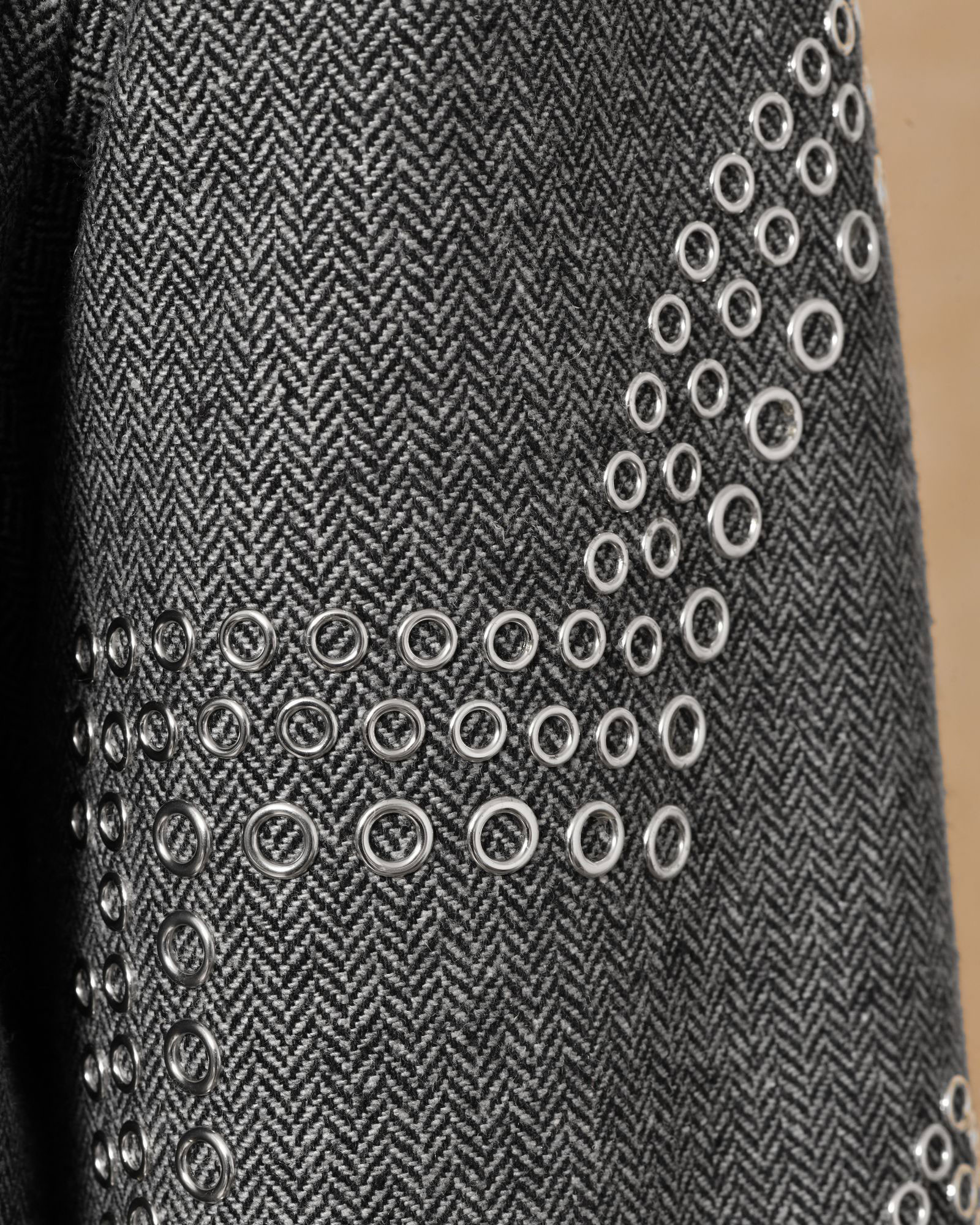 Manteau doudoune à œillets fantaisie gris John Richmond