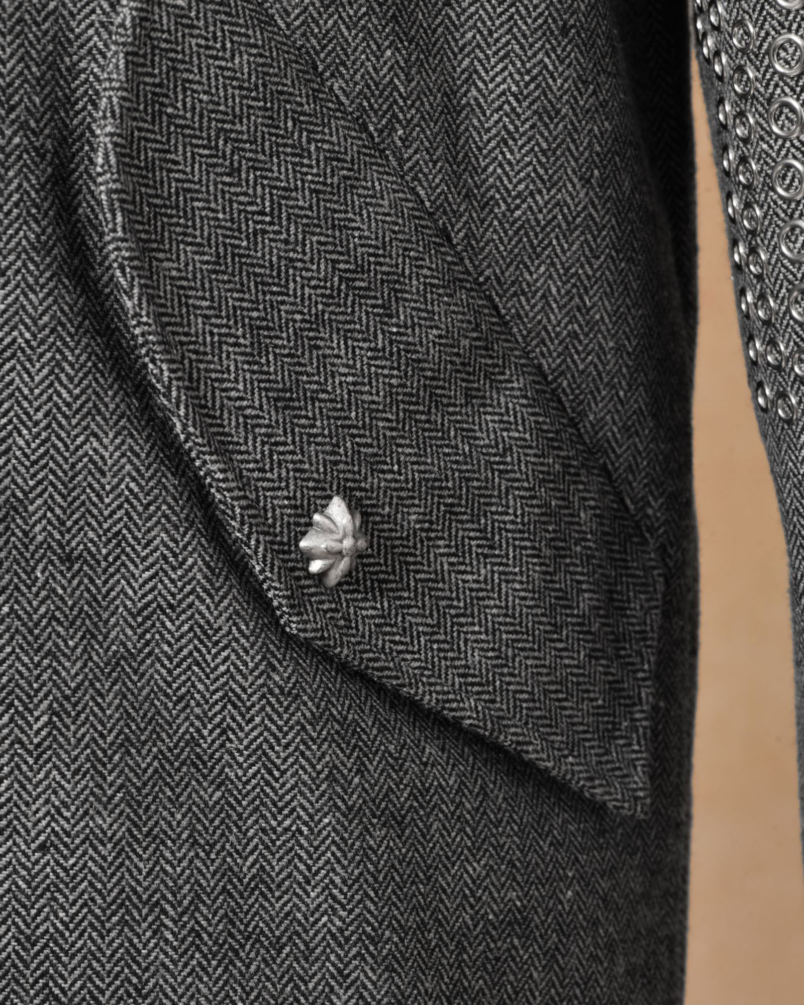 Manteau doudoune à œillets fantaisie gris John Richmond