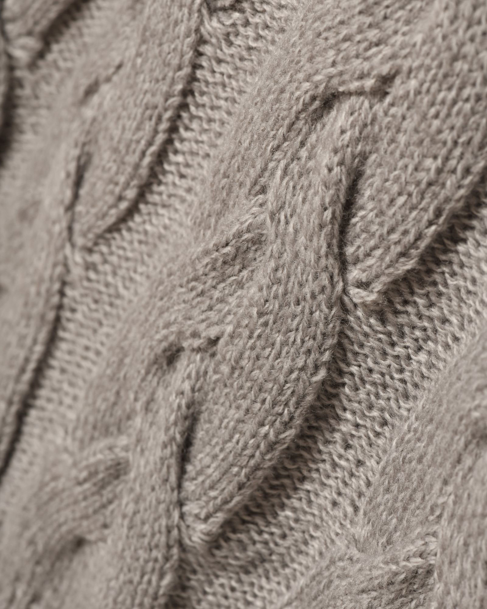 Pull en laine torsadé col V Emma White