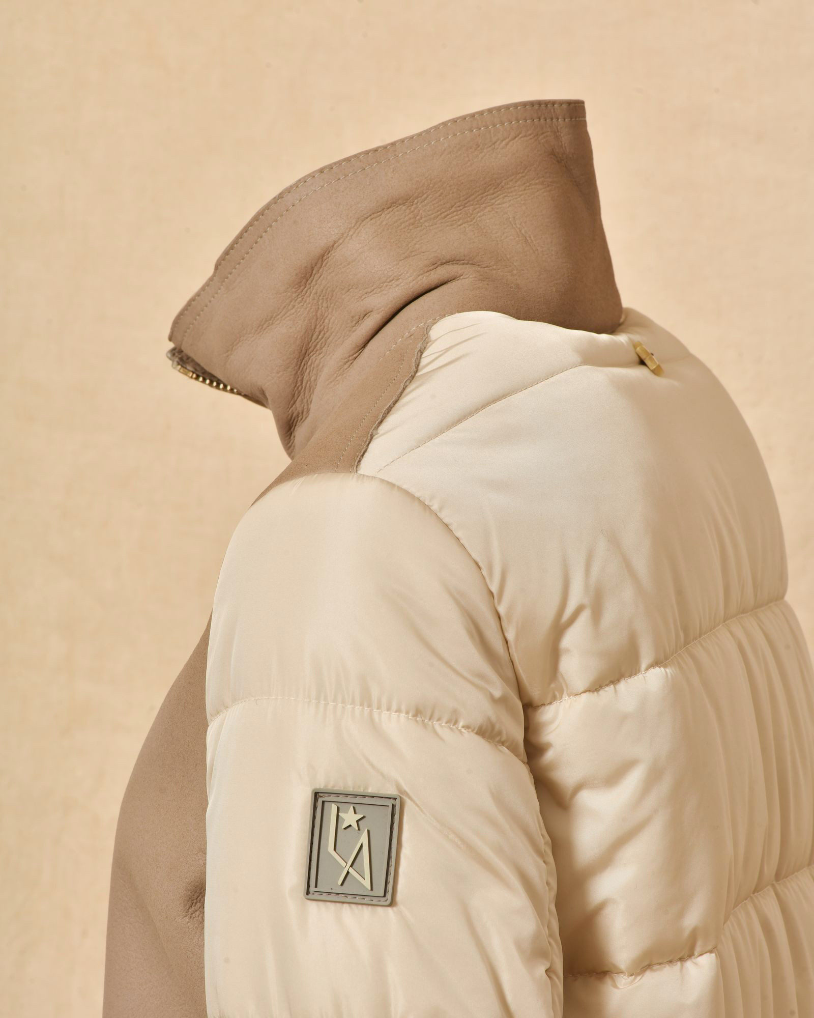 Manteau matelassé bi-matière taupe Lorena Antoniazzi