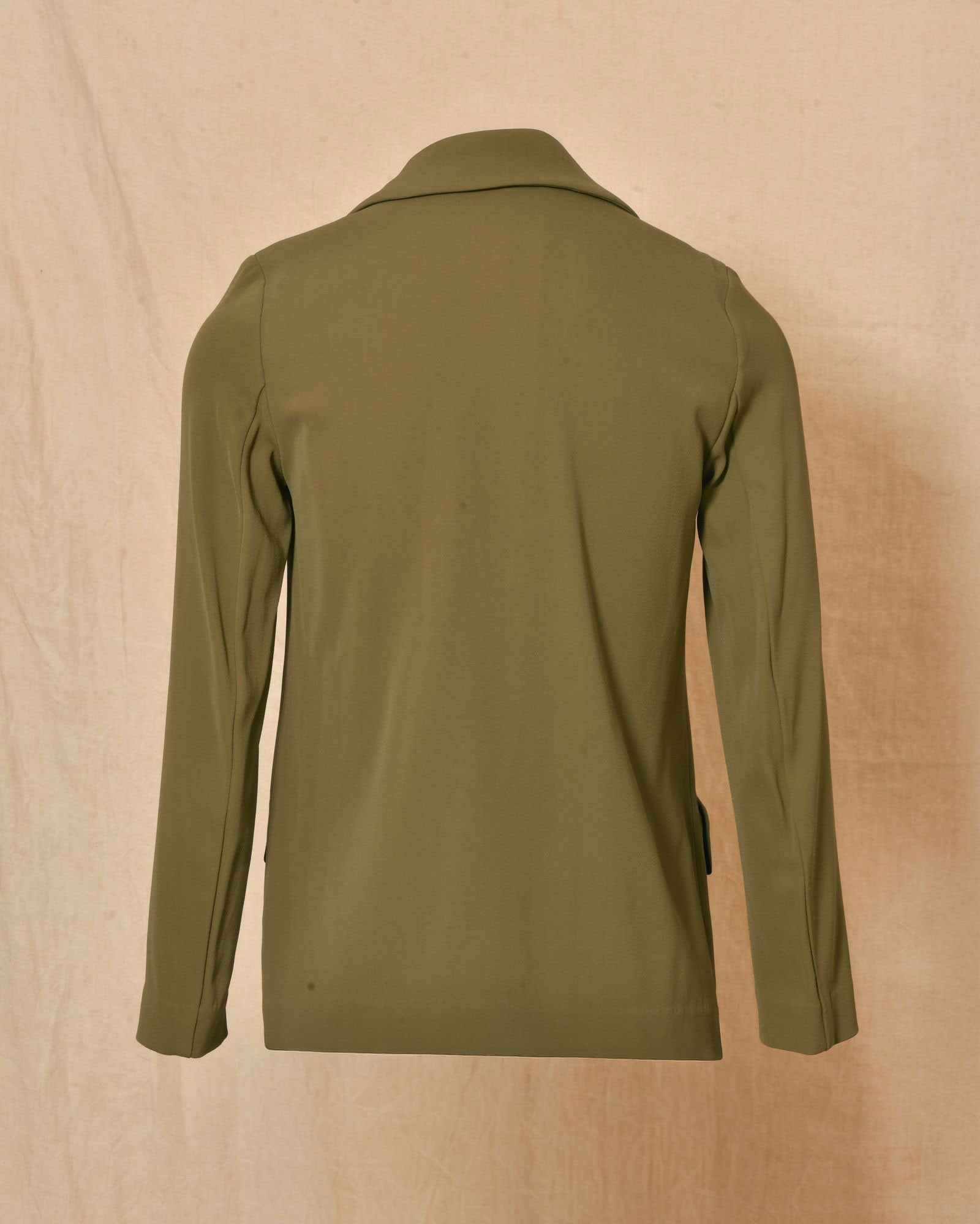 Veste cintrée en crêpe kaki Momoni