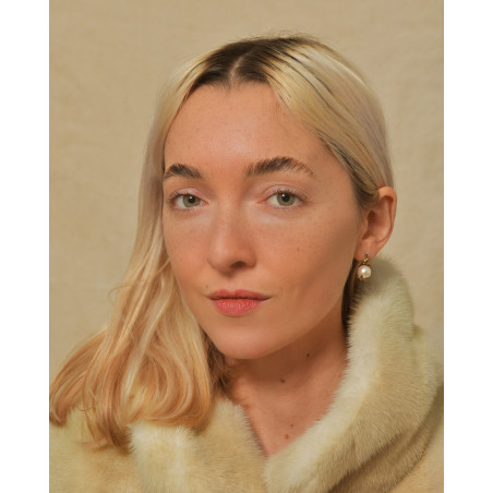 Mono boucle d’oreille flamme dorée et perle nacrée Alan Crocetti