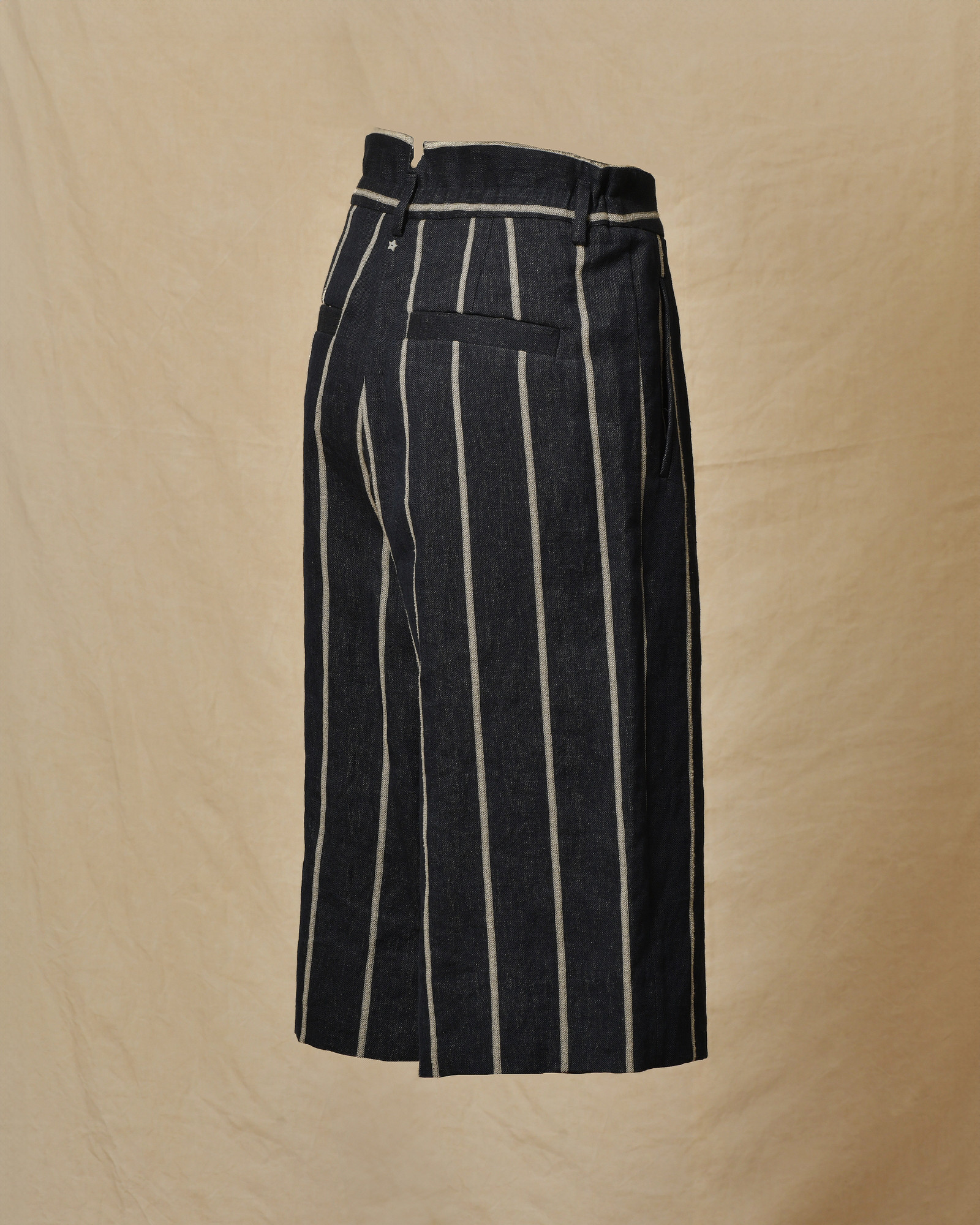 Bermuda en lin bleu à rayures Lorena Antoniazzi