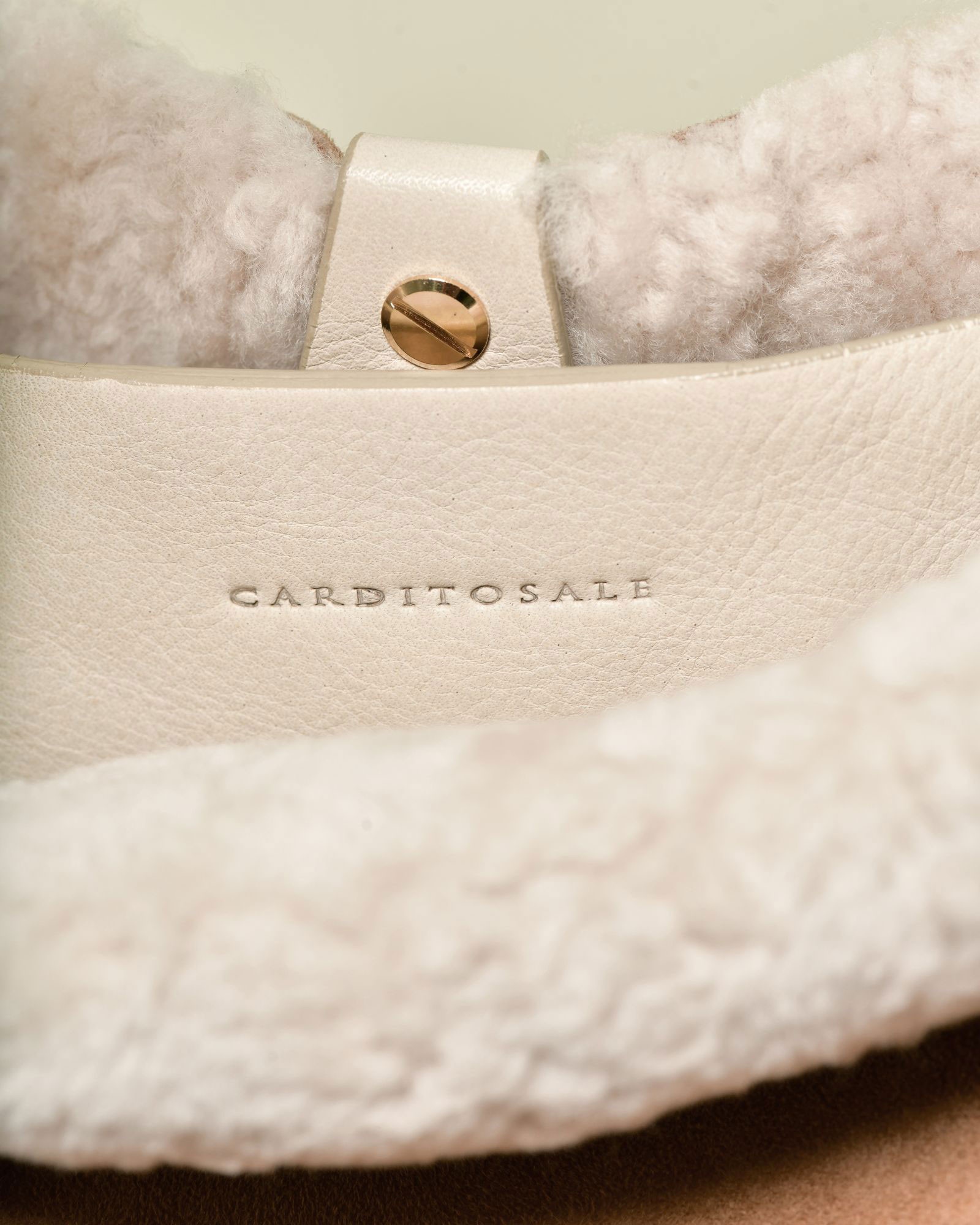 Sac porté épaule en daim camel Carditosale