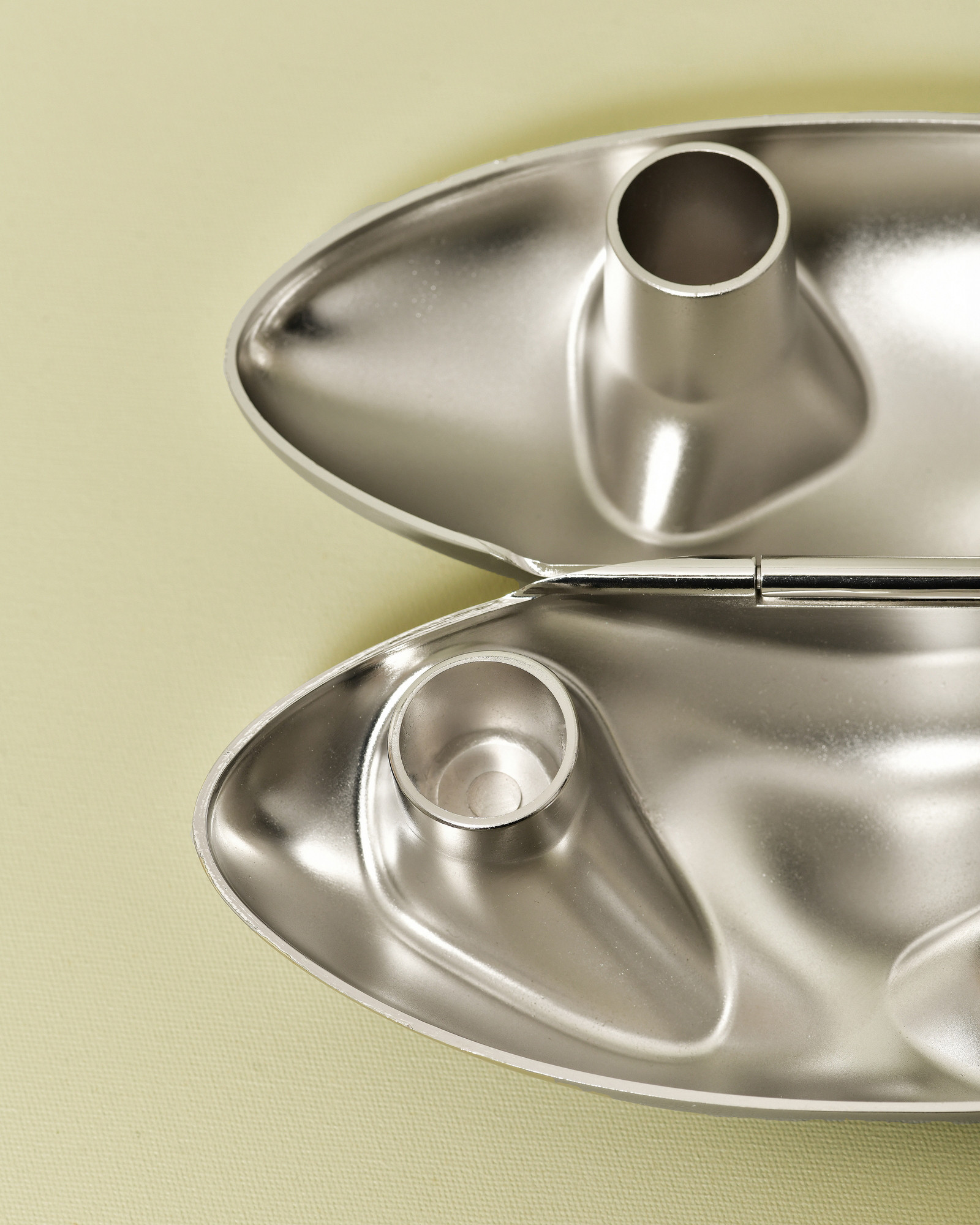 Bougeoir pliable chromé Published by