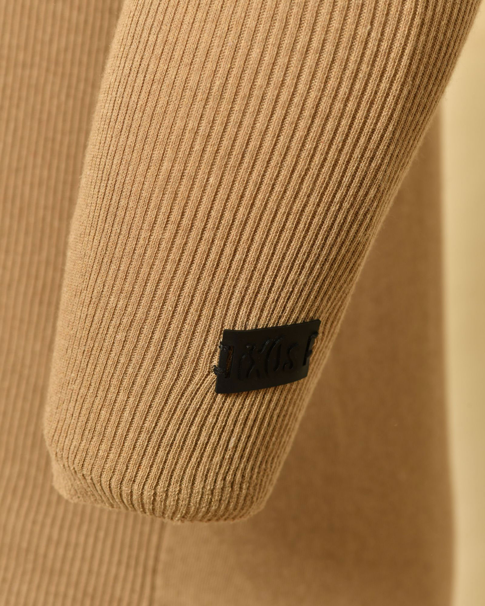 Pull en maille à manches côtelées Ixos