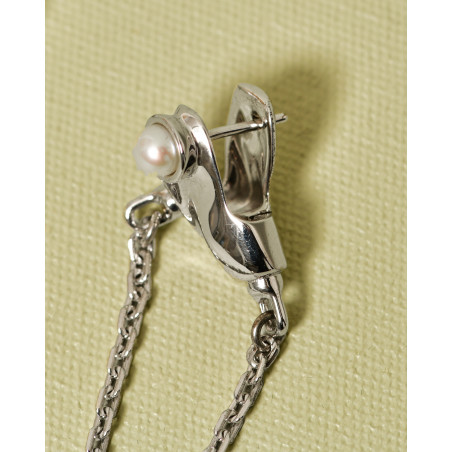 Boucles d’oreilles pendantes à chaîne et perles Published By