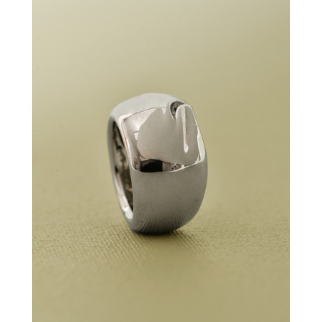 Bague drapée argentée Published By