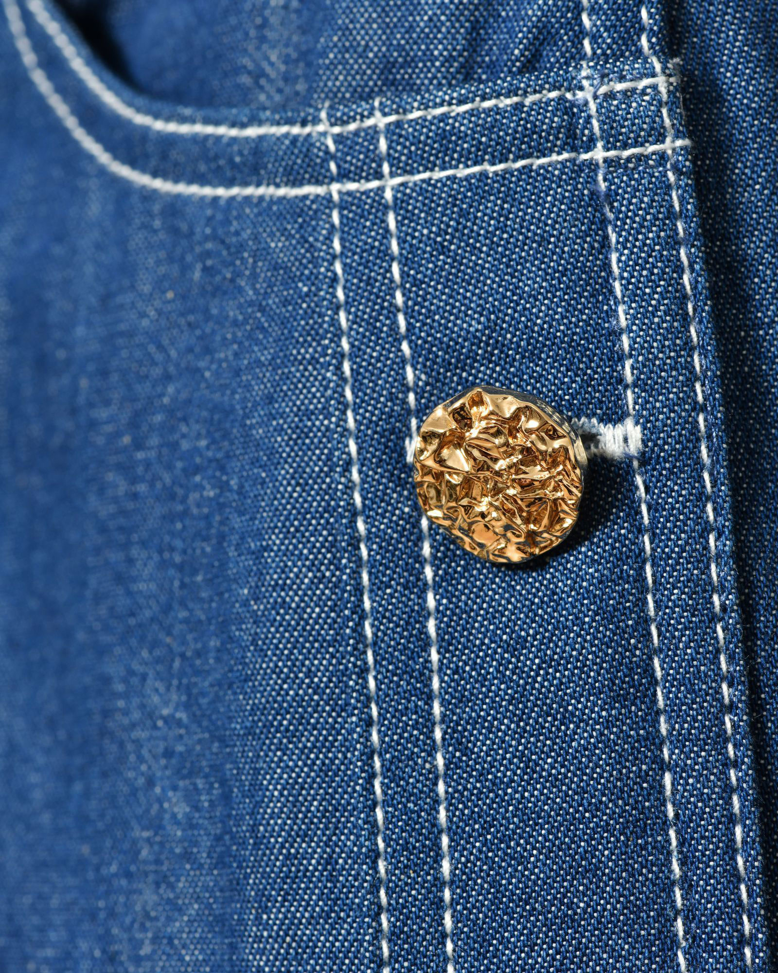 Pantalon denim large avec boutons dorés latéraux Edward Achour