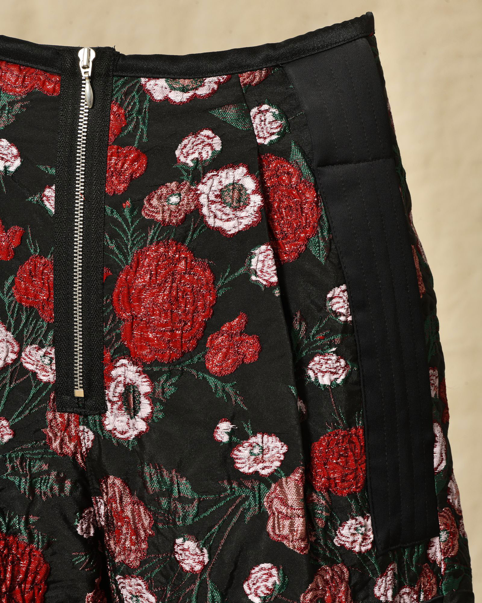 Pantalon noir à imprimé floral rouge Malloni