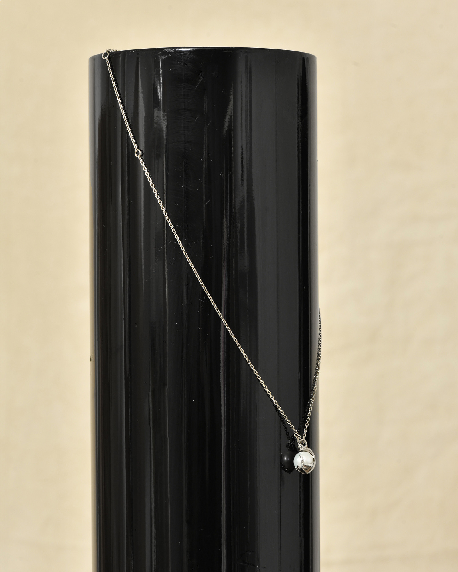 Collier à pendentif perle argenté Alan Crocetti