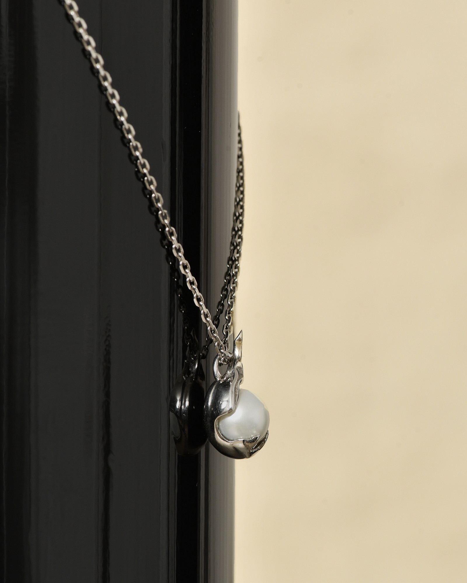 Collier à pendentif perle argenté Alan Crocetti