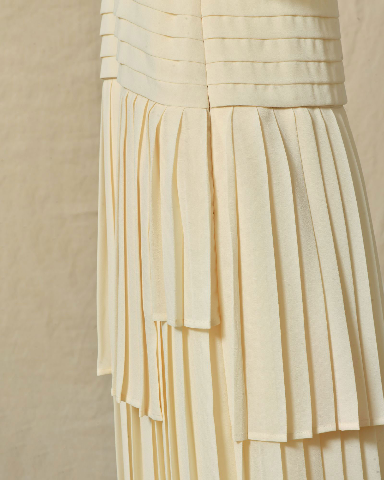 Robe plissée à volants beige Edward Achour