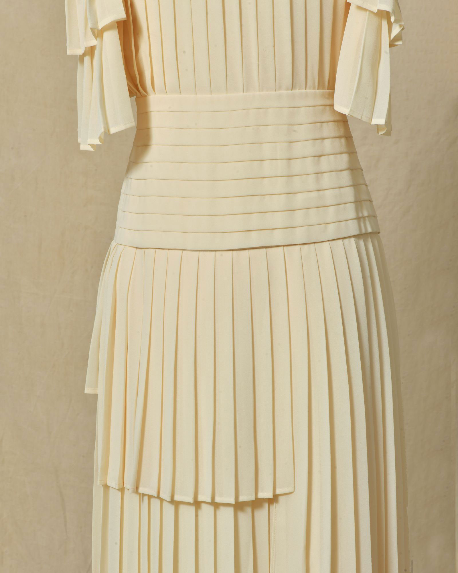 Robe plissée à volants beige Edward Achour