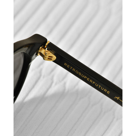 Lunettes de soleil noires Retrosuperfuture