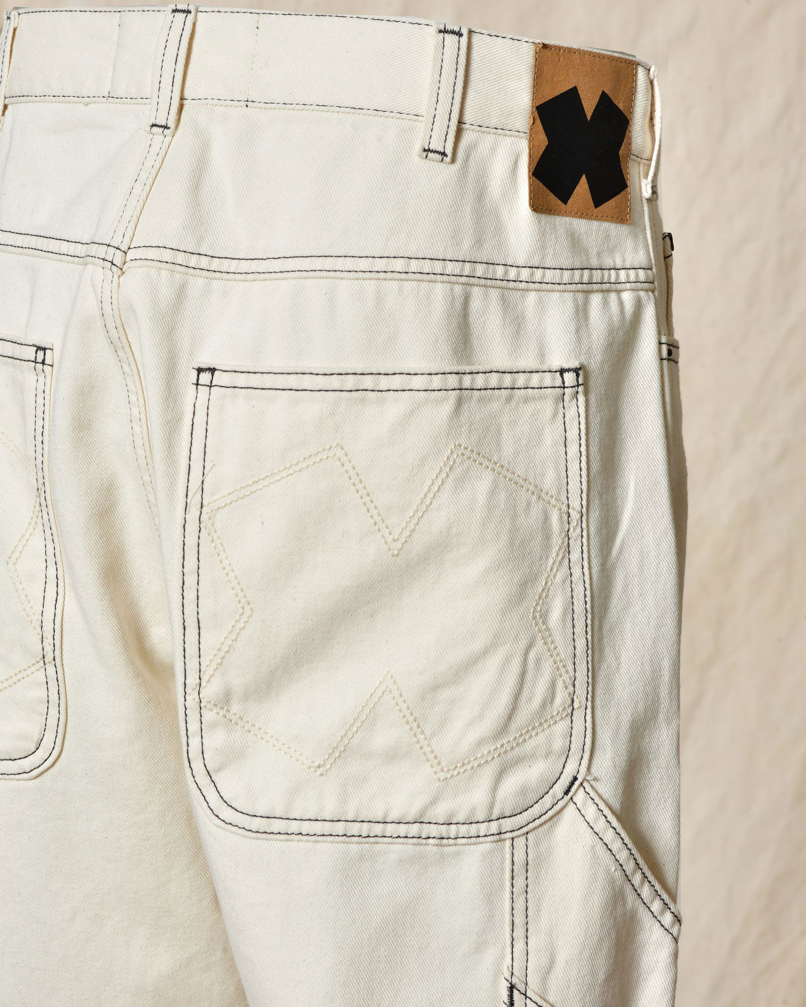 Jean en coton écru à surpiqûres contrastantes Ixos