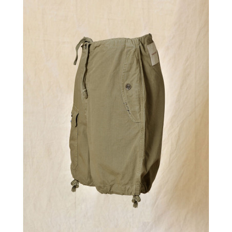 Short parachute kaki Front Street