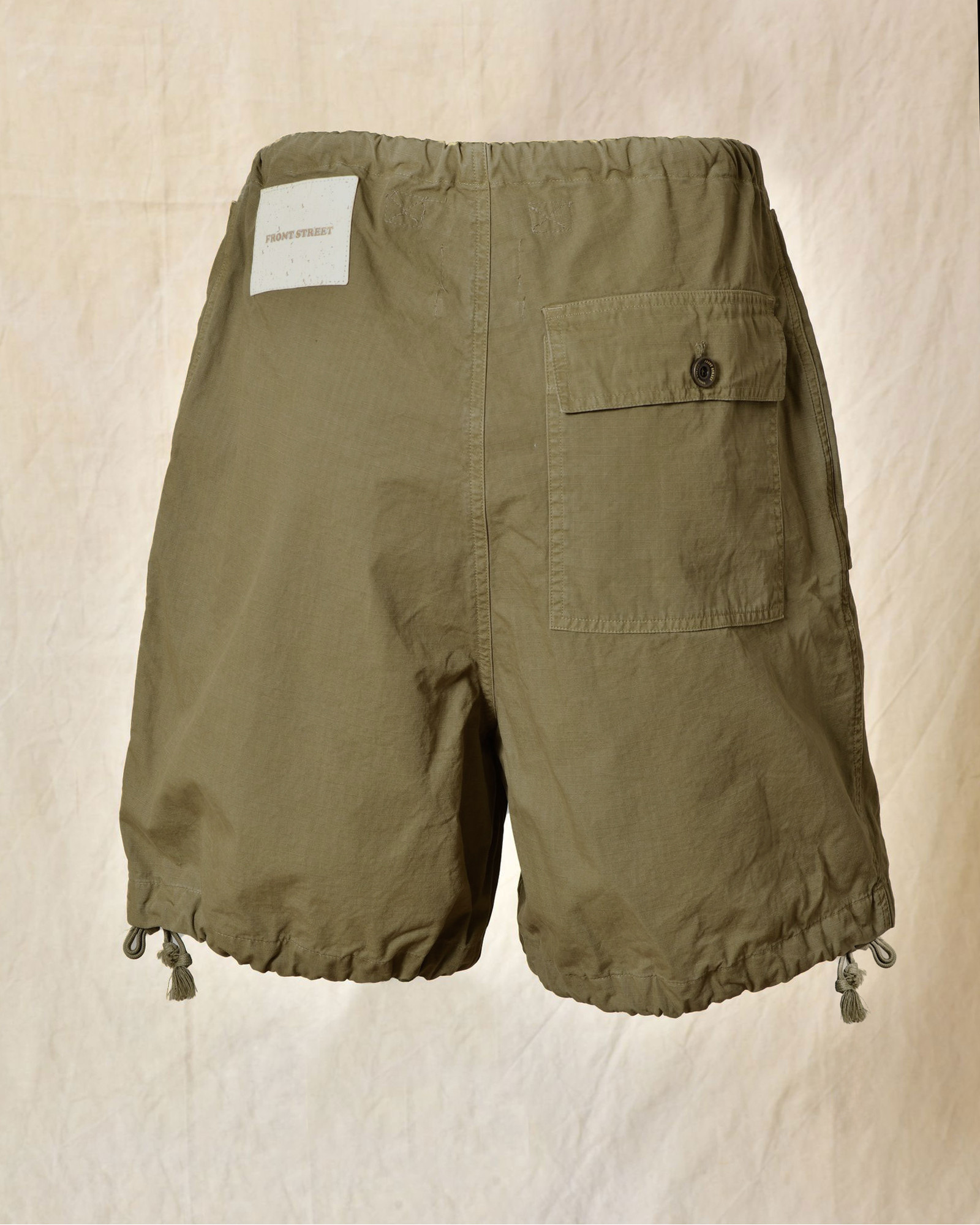 Short parachute kaki Front Street
