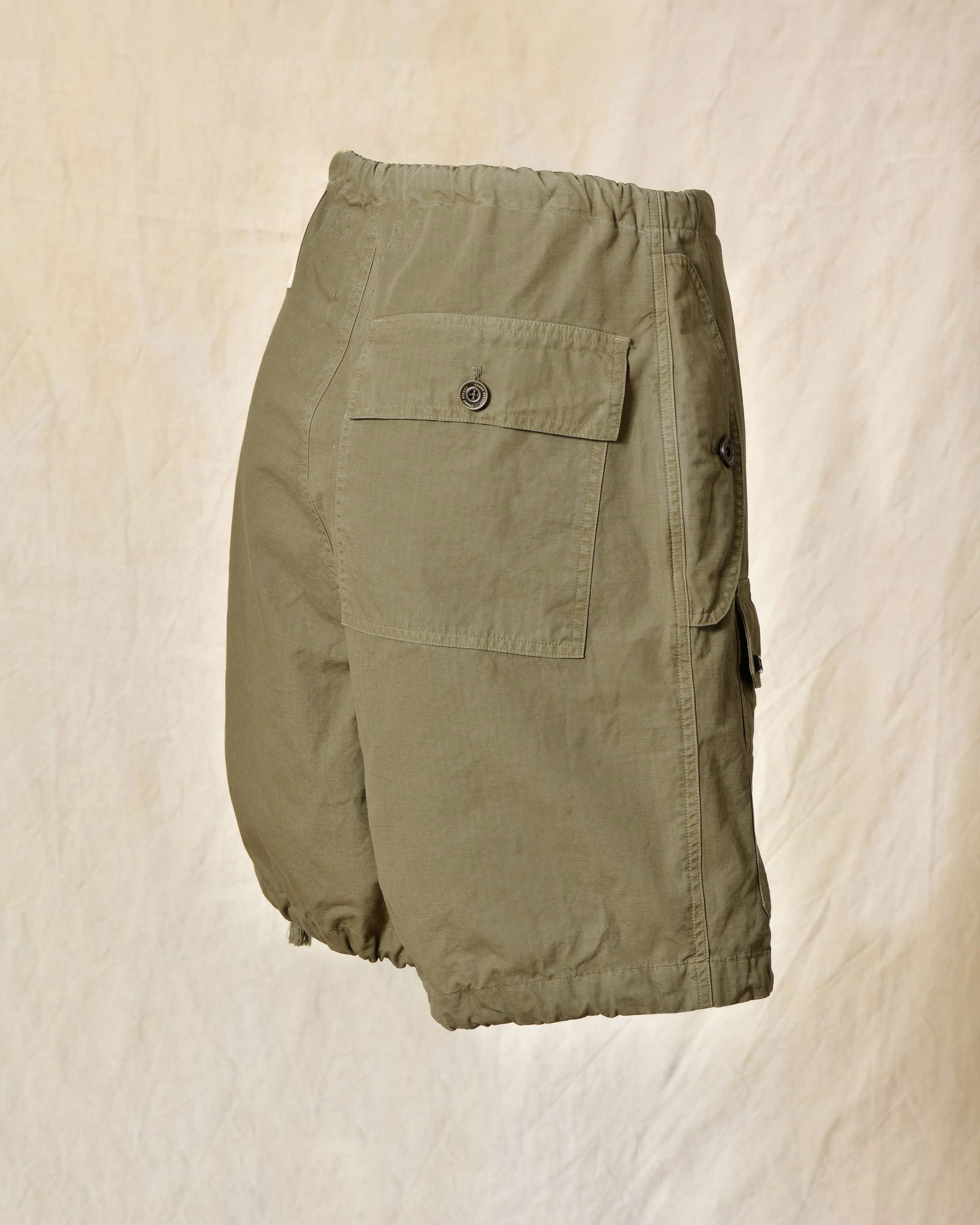 Short parachute kaki Front Street