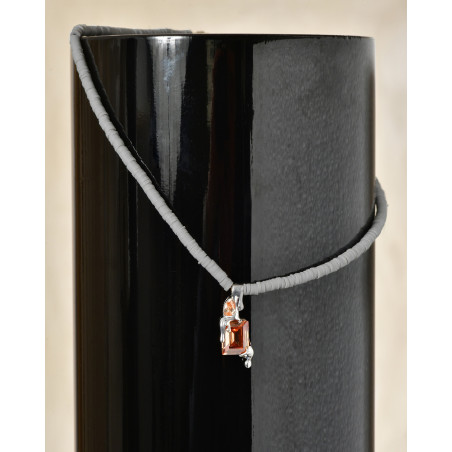 Collier perles grises avec pendentif cristal orange Alan Crocetti
