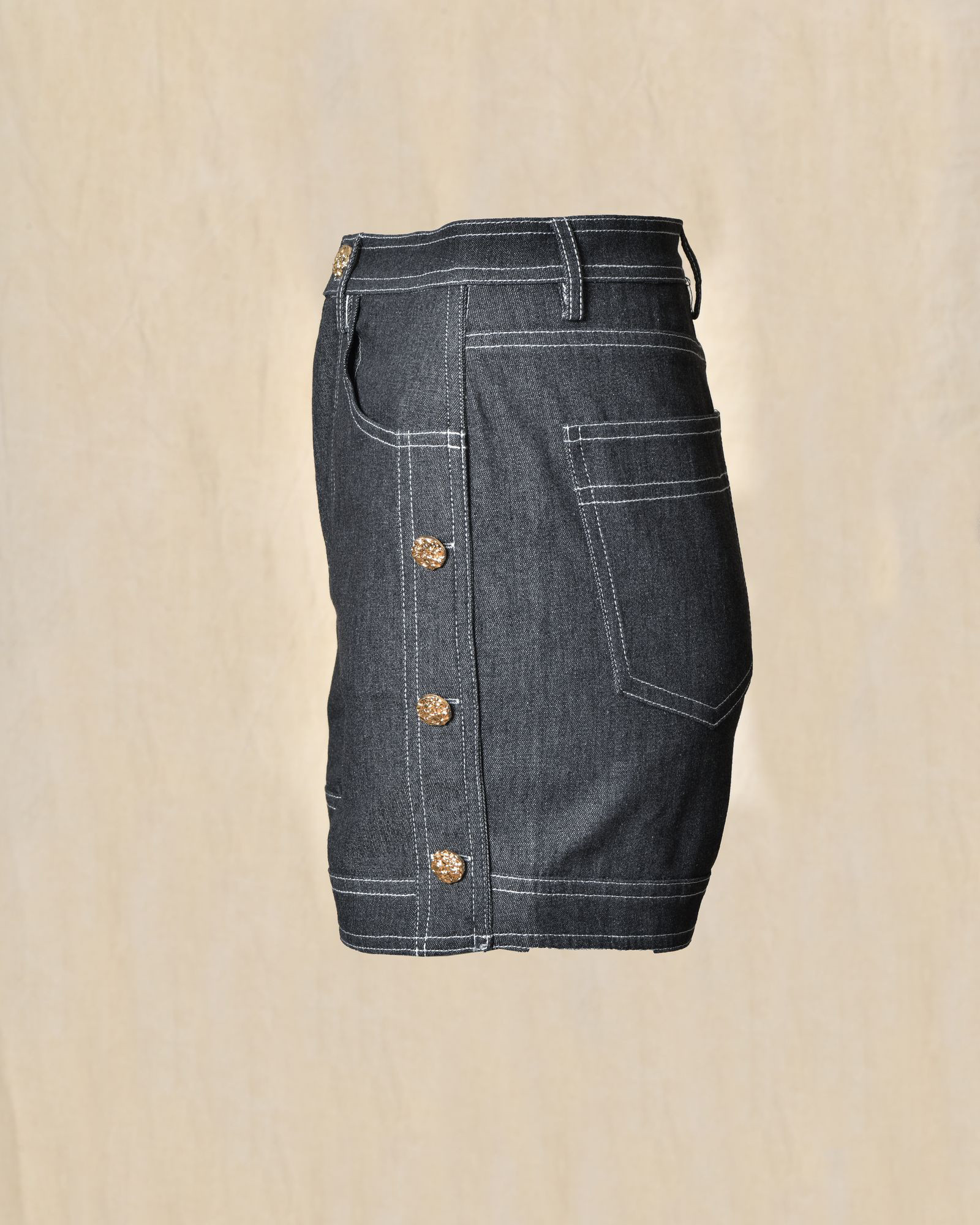 Short en denim à boutons dorés Edward Achour