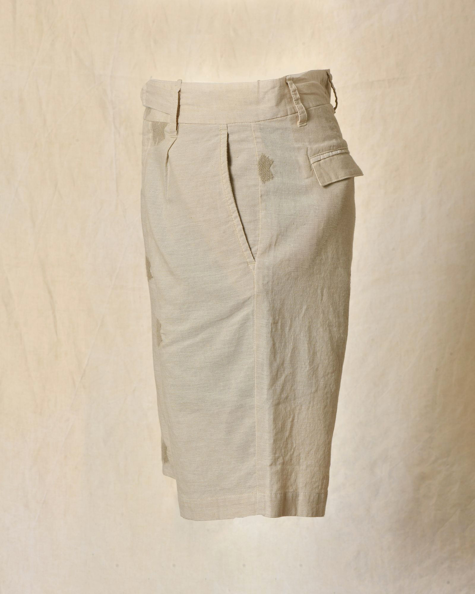 Bermuda à rayures et empiècements beige Ixos