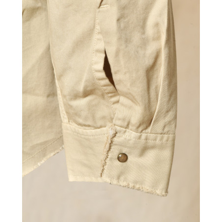 Chemise à bords frangés beige Outift