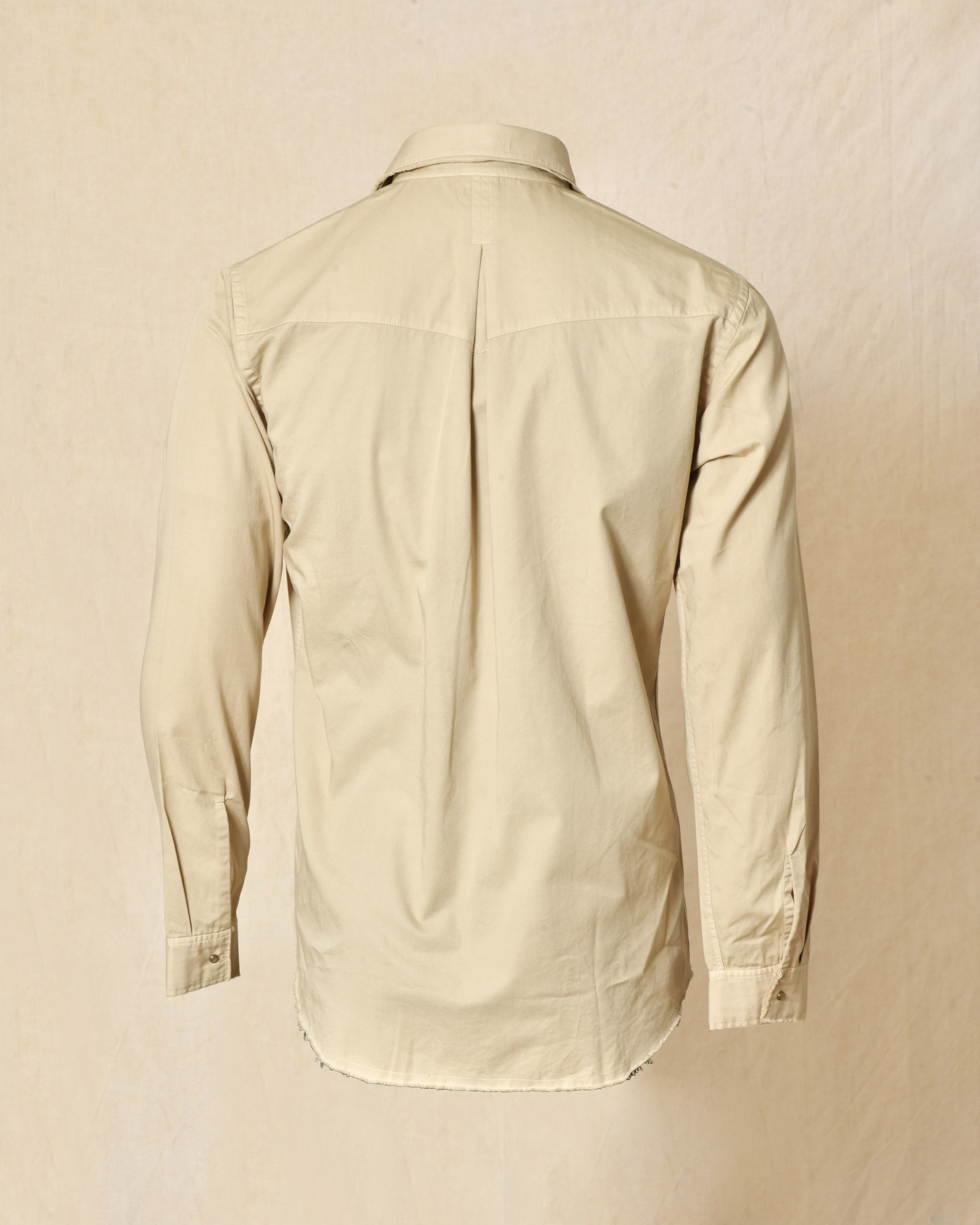 Chemise à bords frangés beige Outift