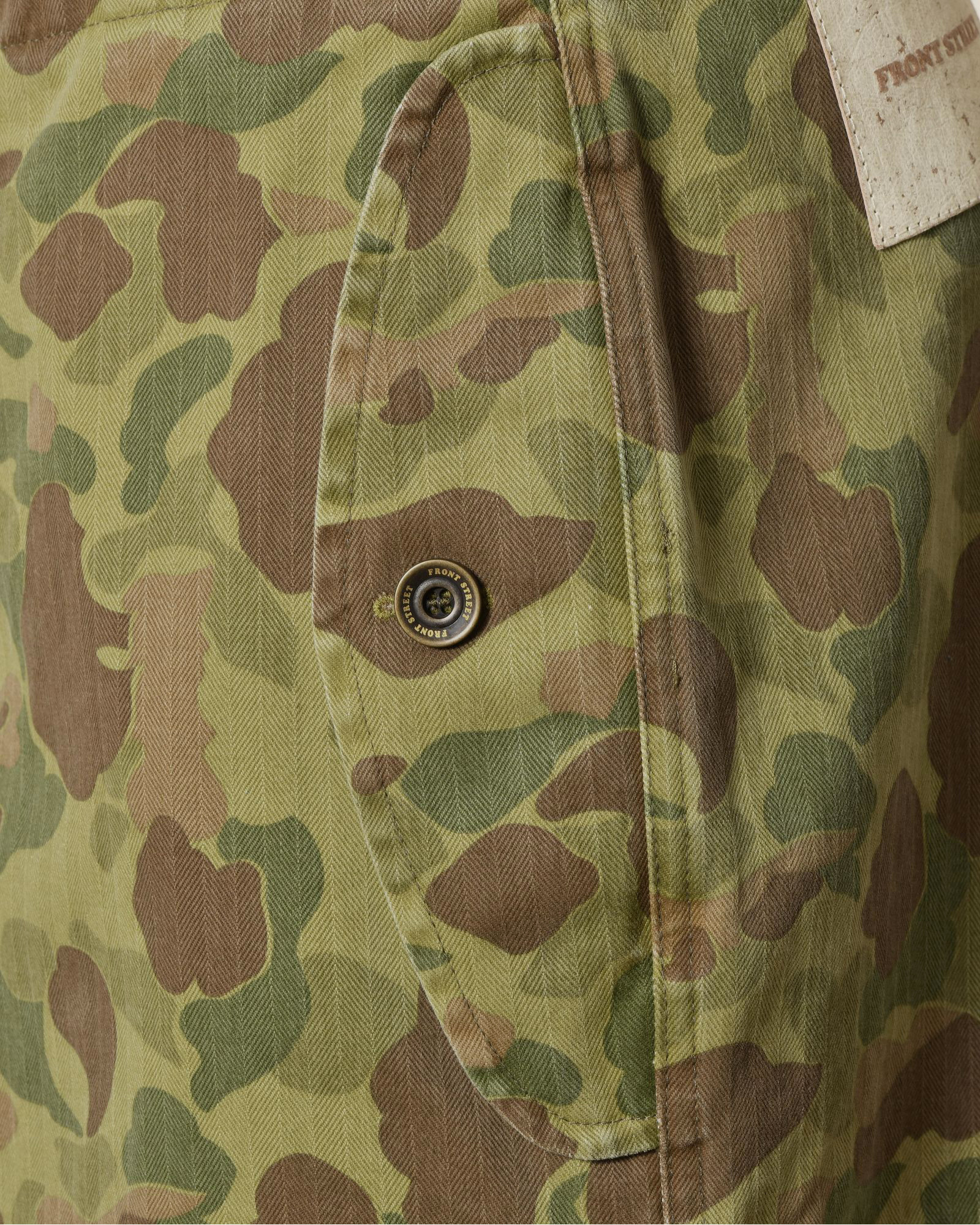 Short parachute à imprimé camouflage Front Street