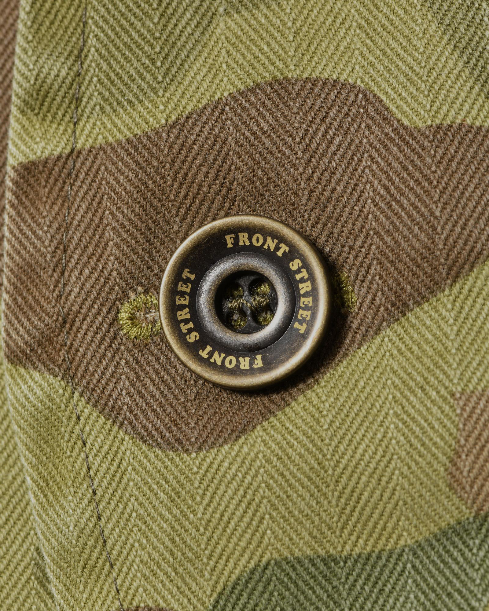 Short parachute à imprimé camouflage Front Street