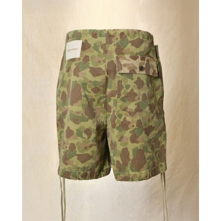 Short parachute à imprimé camouflage Front Street