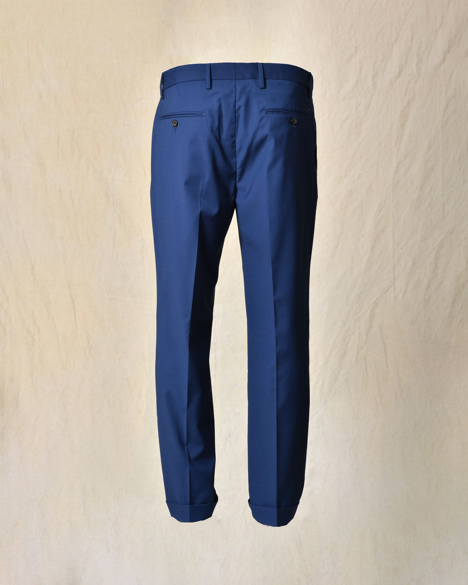 Pantalon à pinces bleu foncé Outfit