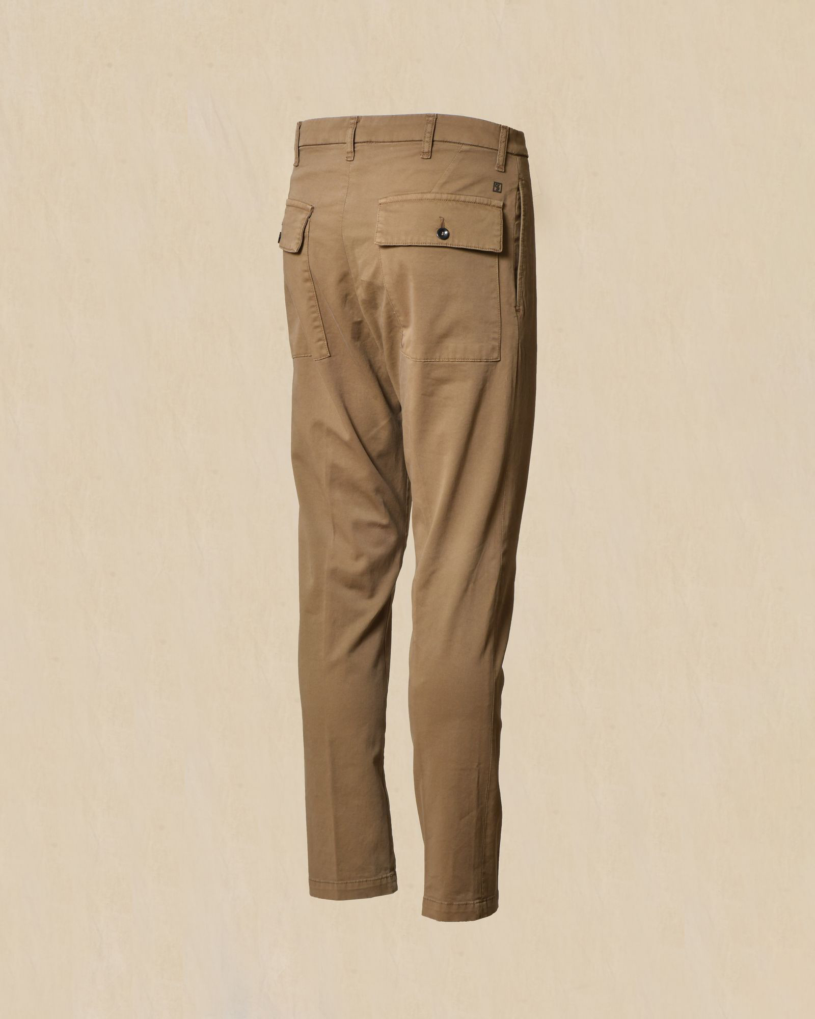 Pantalon en coton taupe Outfit