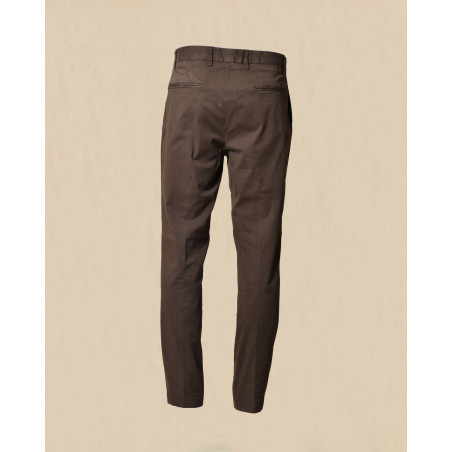 Pantalon en coton à pinces marron Outfit