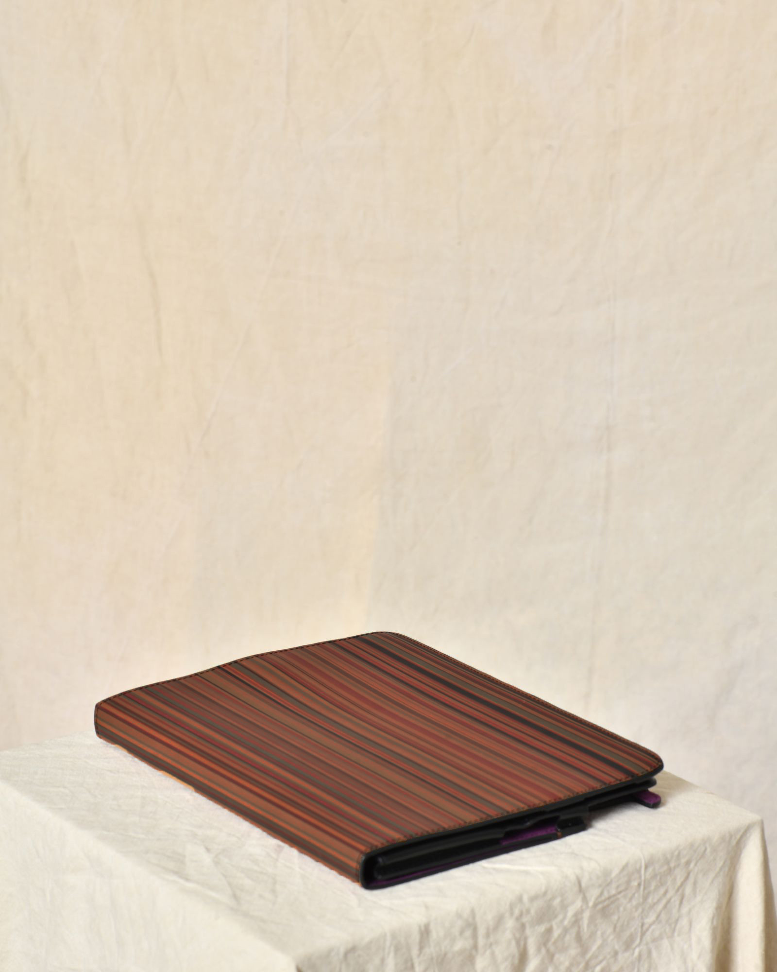 Pochette pour tablette en cuir à rayures multicolores Paul Smith