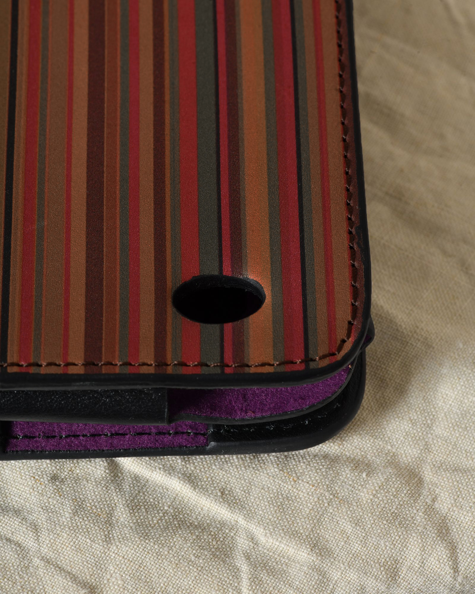 Pochette pour tablette en cuir à rayures multicolores Paul Smith