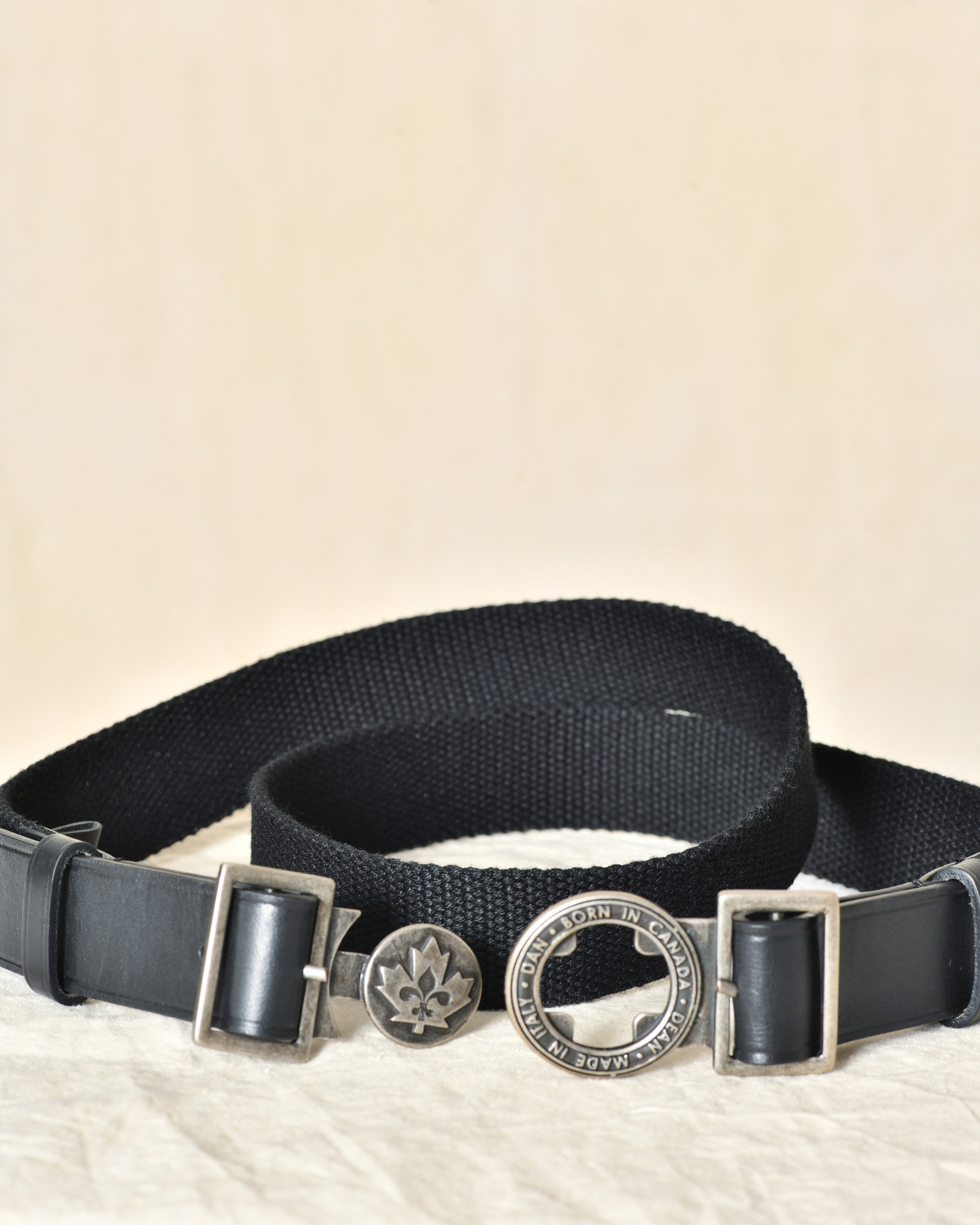 Ceinture noire en cuir à boucle métallique gravée Dsquared2