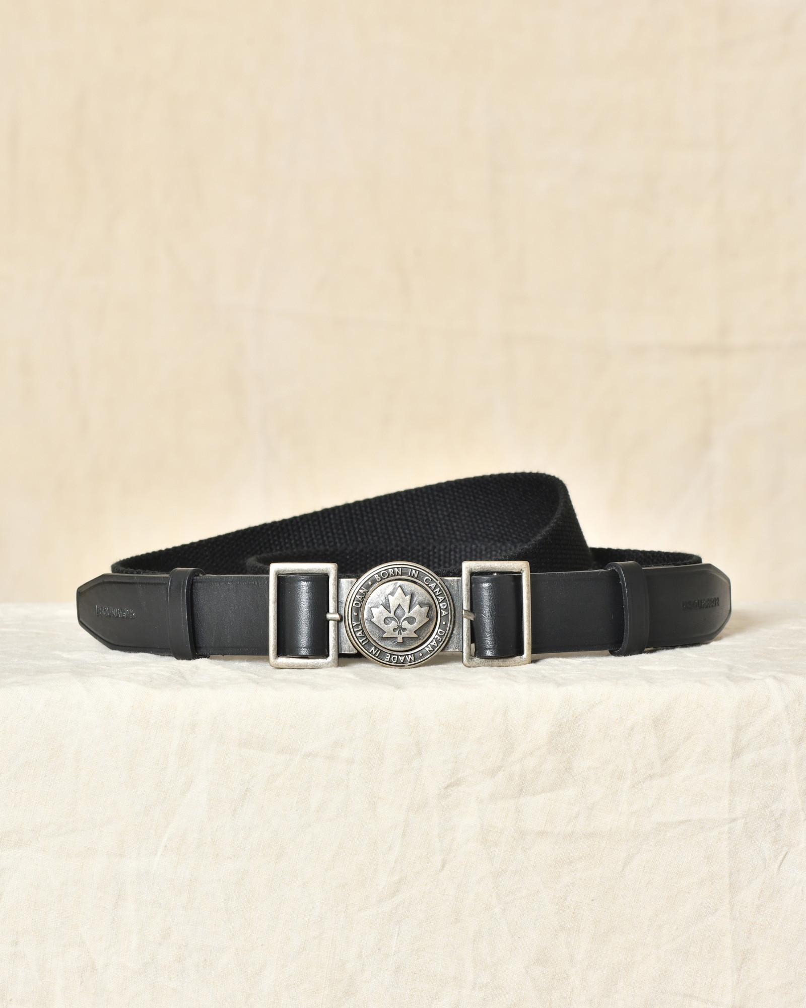 Ceinture noire en cuir à boucle métallique gravée Dsquared2