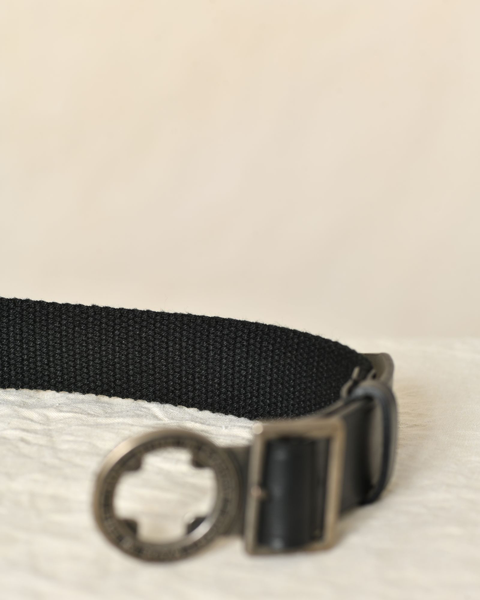 Ceinture noire en cuir à boucle métallique gravée Dsquared2