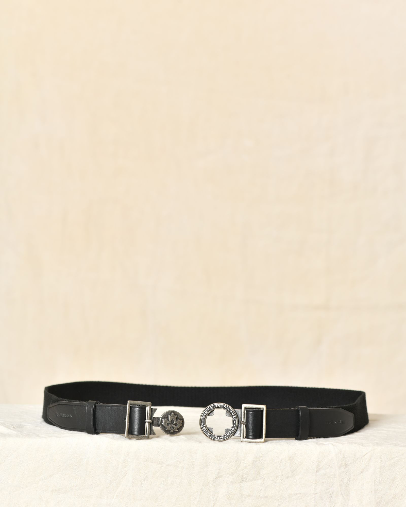 Ceinture noire en cuir à boucle métallique gravée Dsquared2