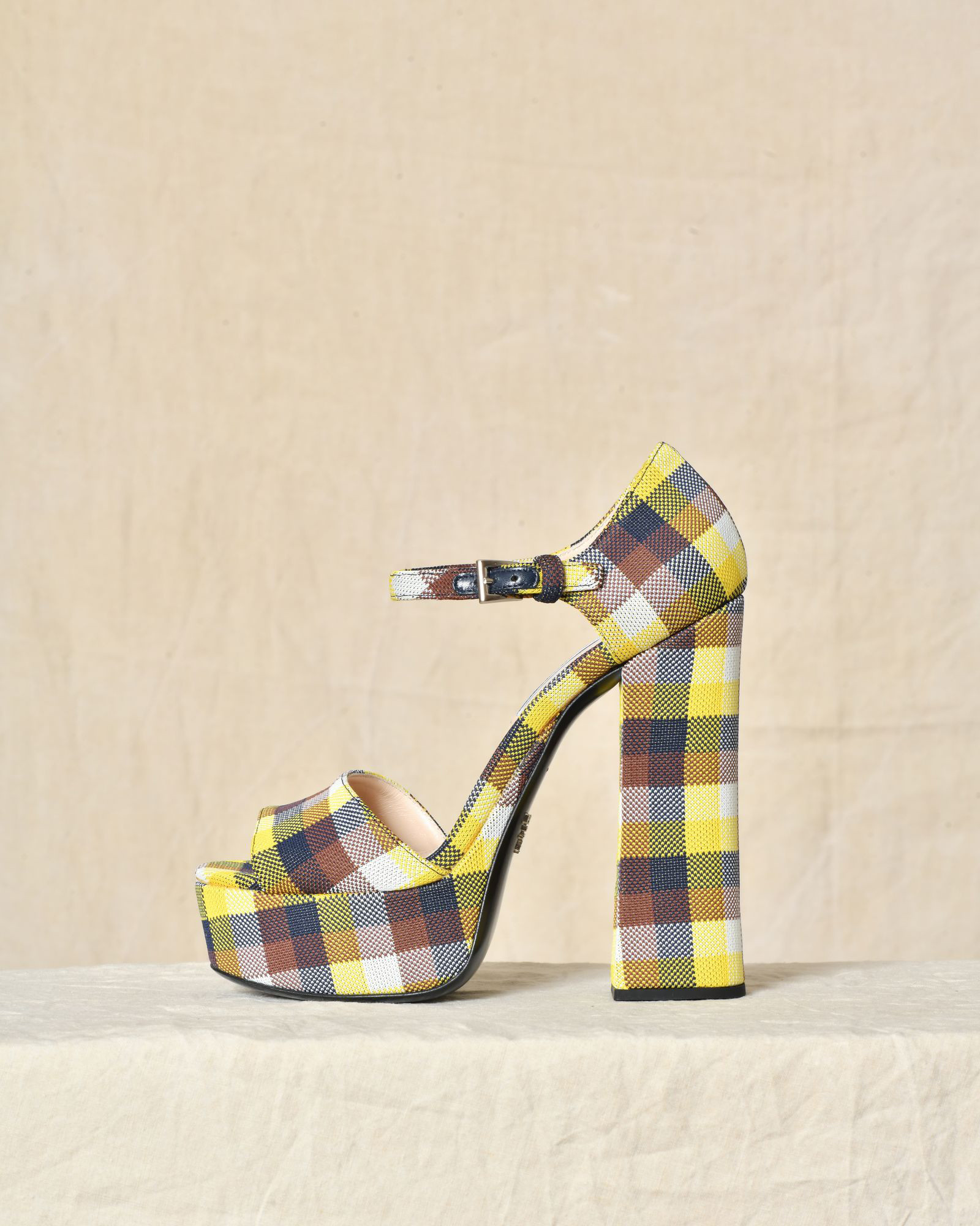 Sandales à plateforme imprimé carreaux Prada