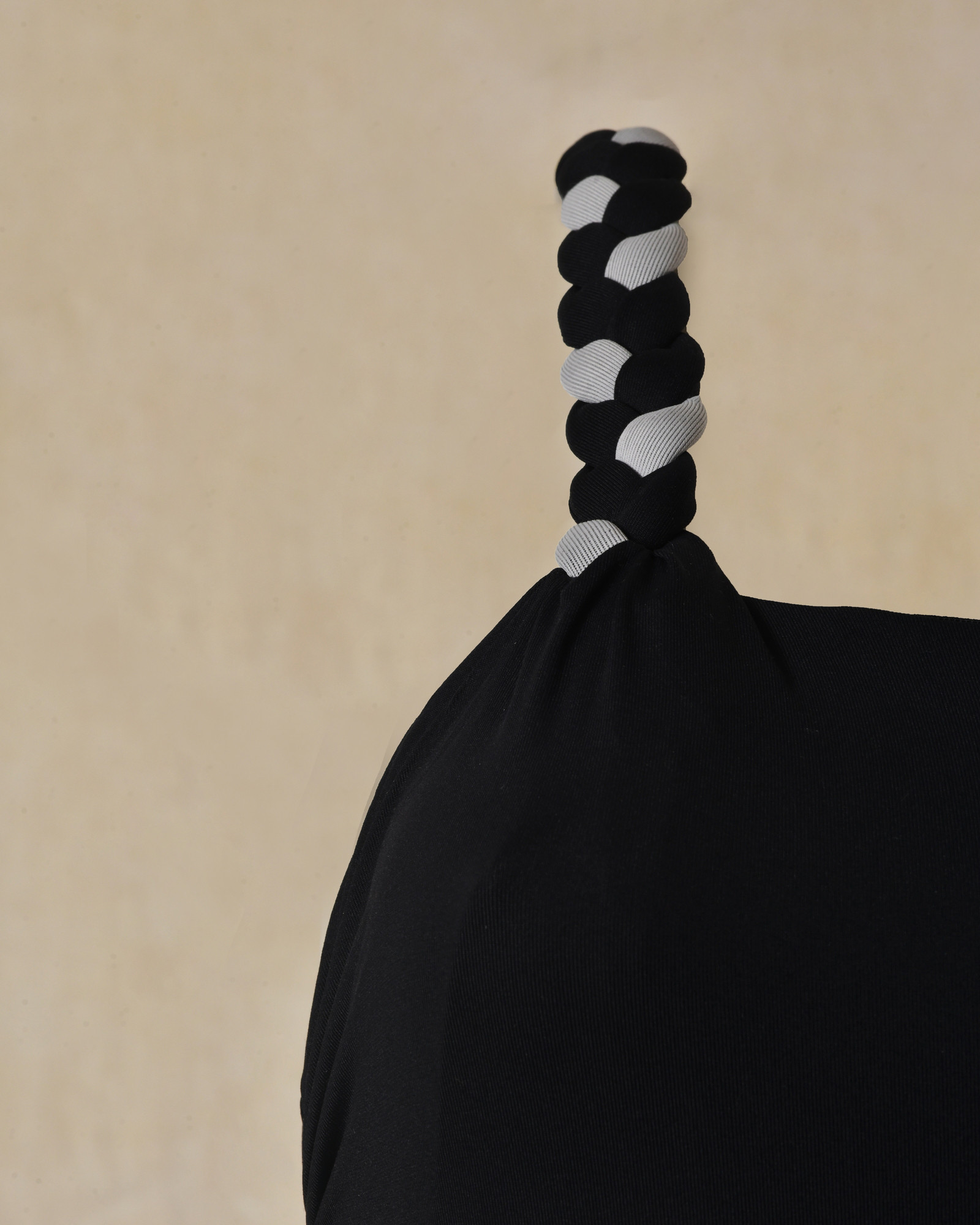 Maillot de bain une pièce noir asymétrique Lorena Antoniazzi