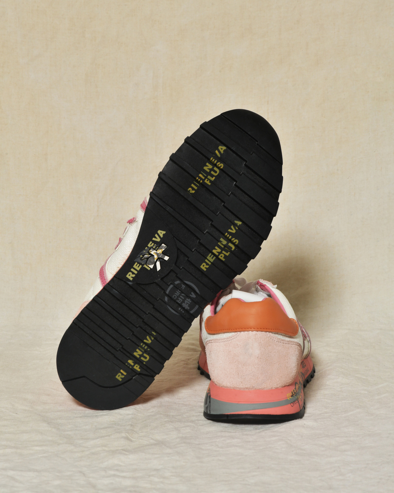 Baskets en daim rose à semelle graphique Premiata