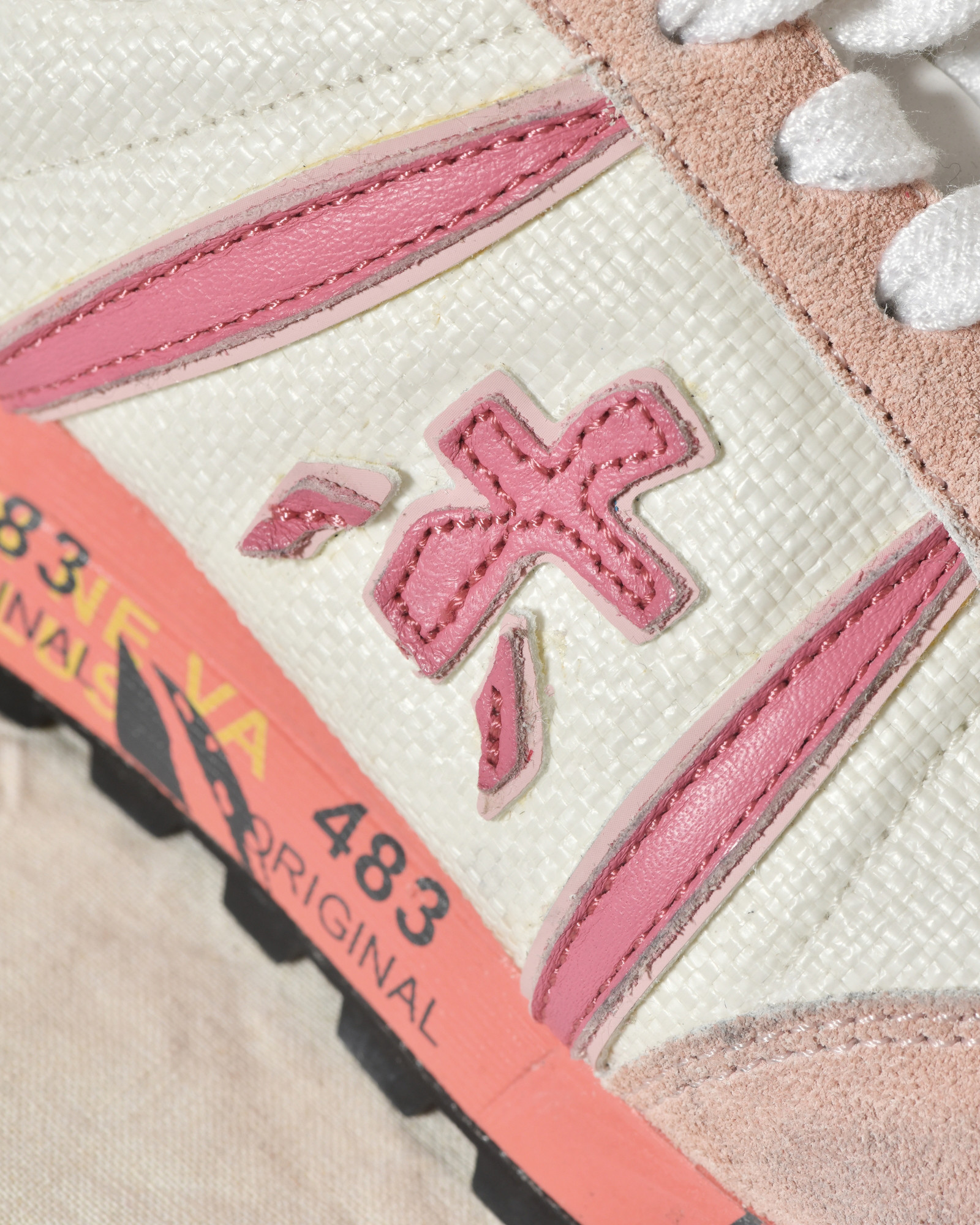 Baskets en daim rose à semelle graphique Premiata