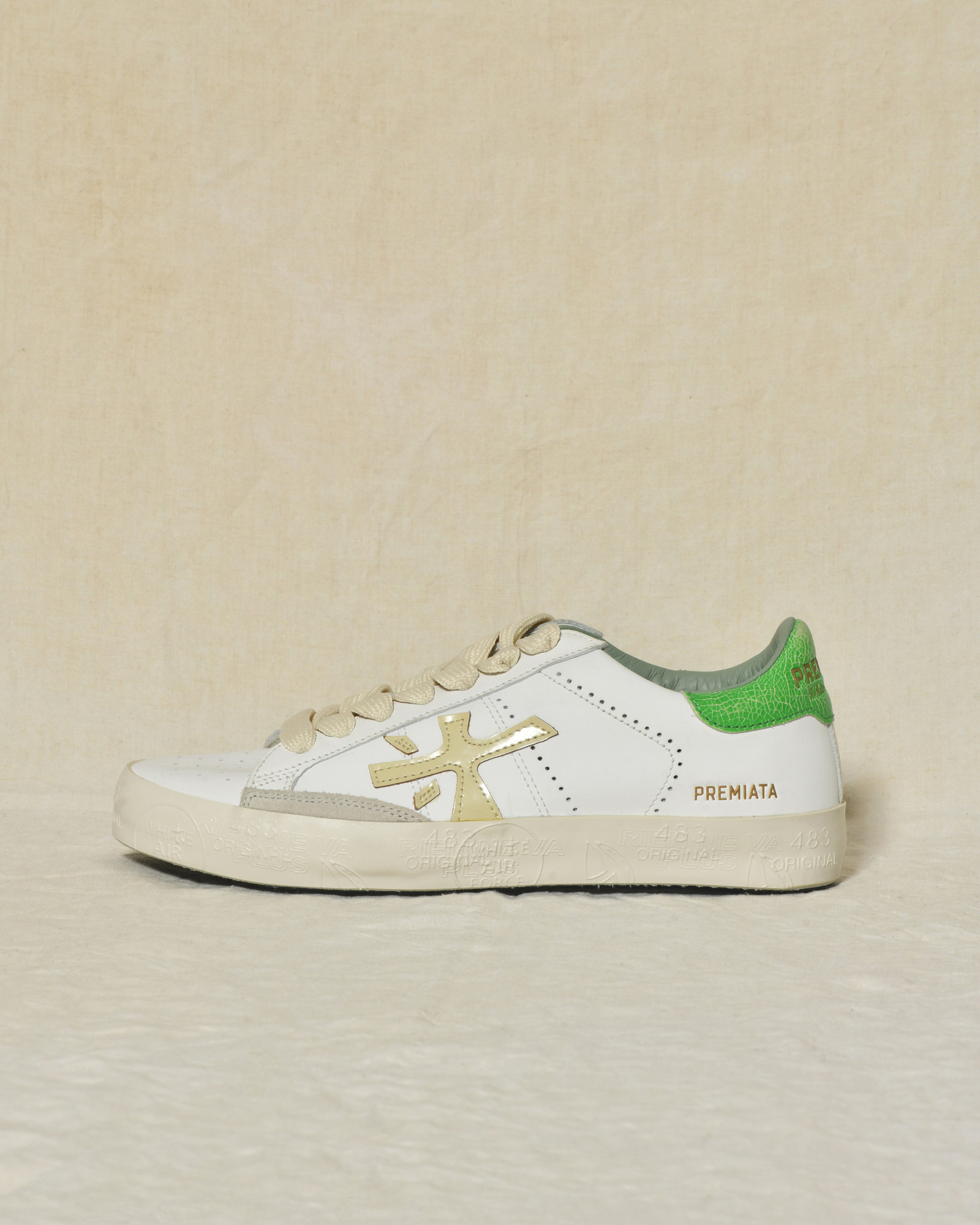 Baskets blanches en cuir à talon vert texturé Premiata