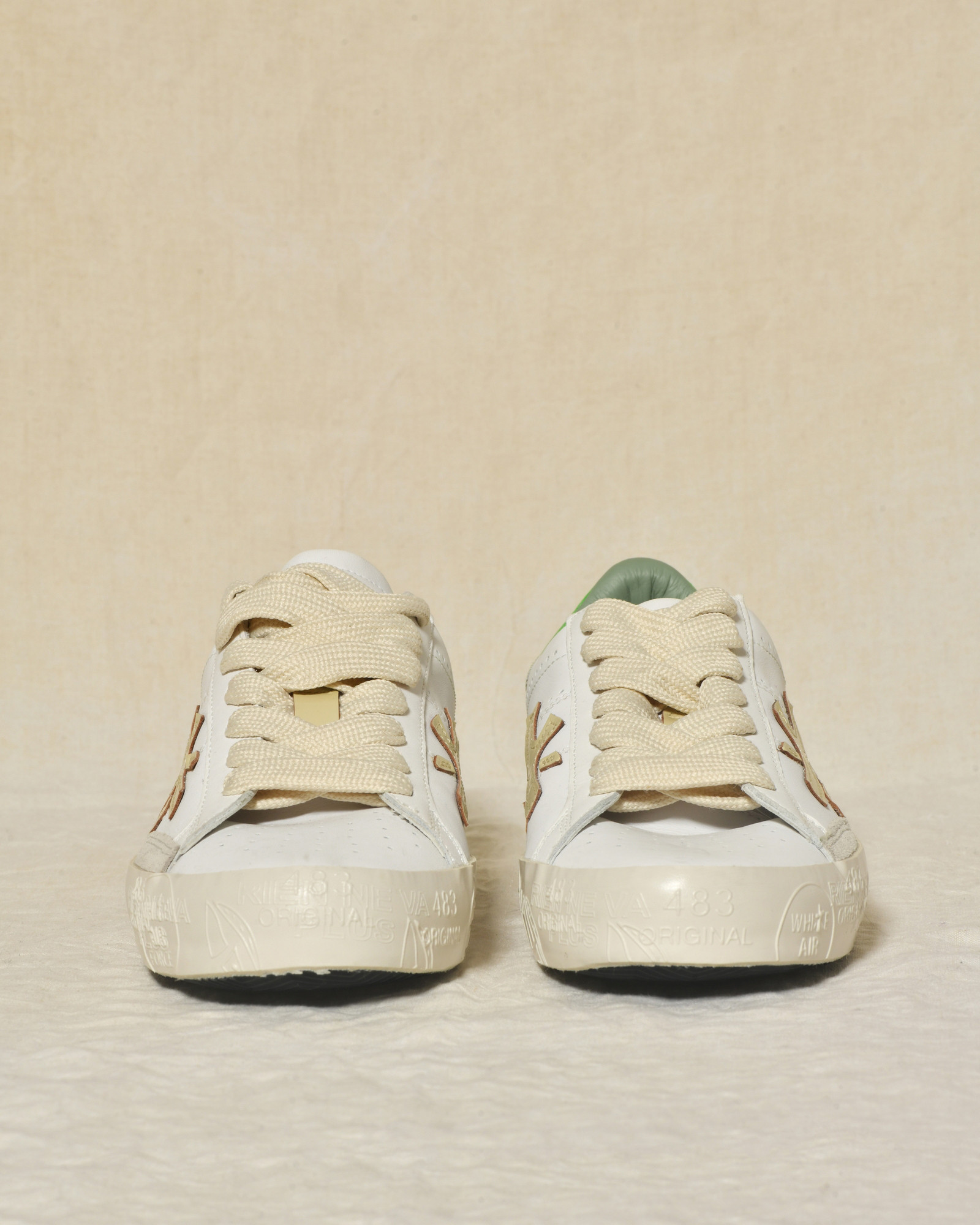 Baskets blanches en cuir à talon vert texturé Premiata