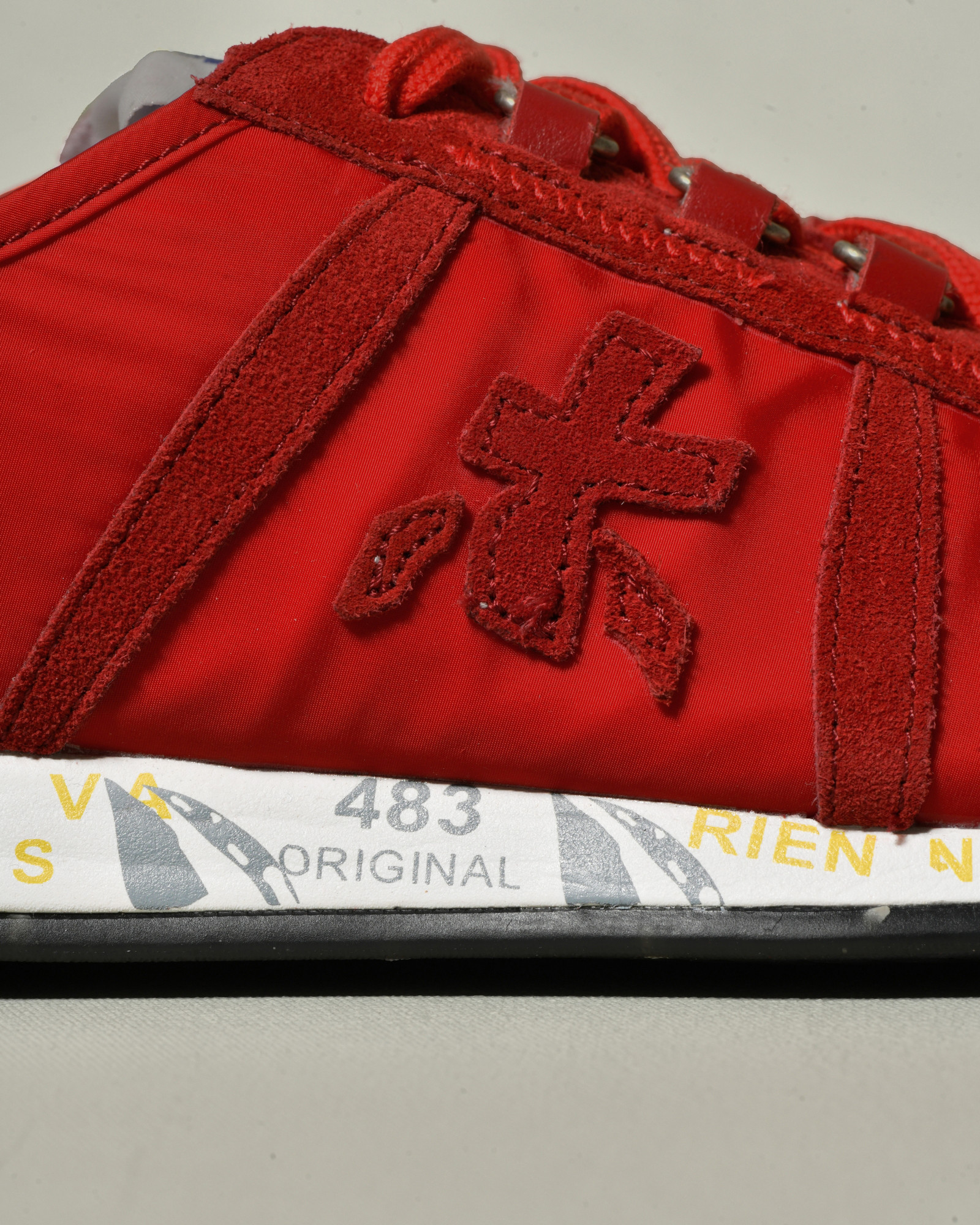 Sneackers à empiècements en daim rouge Premiata